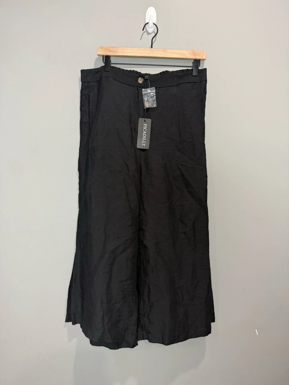 Picadilly Women’s Size‎ 12 Wide Leg Crop Black Pants